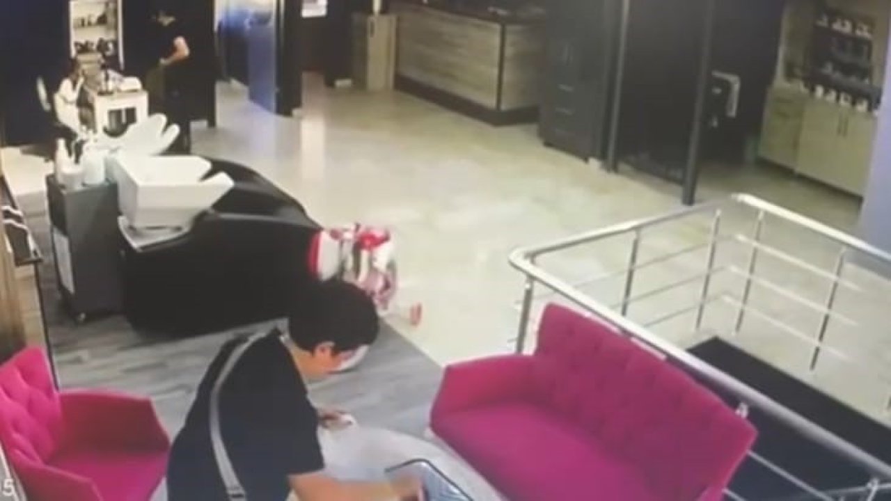 Eltisi tarafından içeceğine ilaç karıştırılan kadın ölümden döndü, o anlar kameraya yansıdı