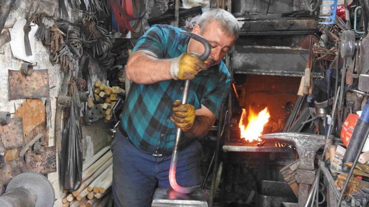 Hem sıcakla hem teknolojiyle mücadele ediyor