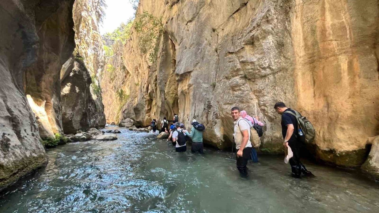 Hançer ve Hapis Kanyonu’na ziyaretçi akını