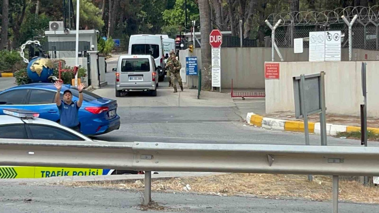 İskenderun’da şehitler için tören düzenlendi