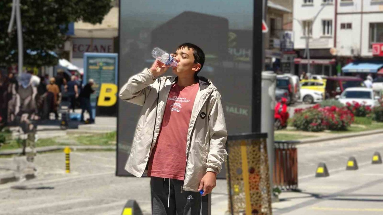 Bayburt’ta hava sıcaklığı bugünden itibaren mevsim normalleri üzerine çıkacak