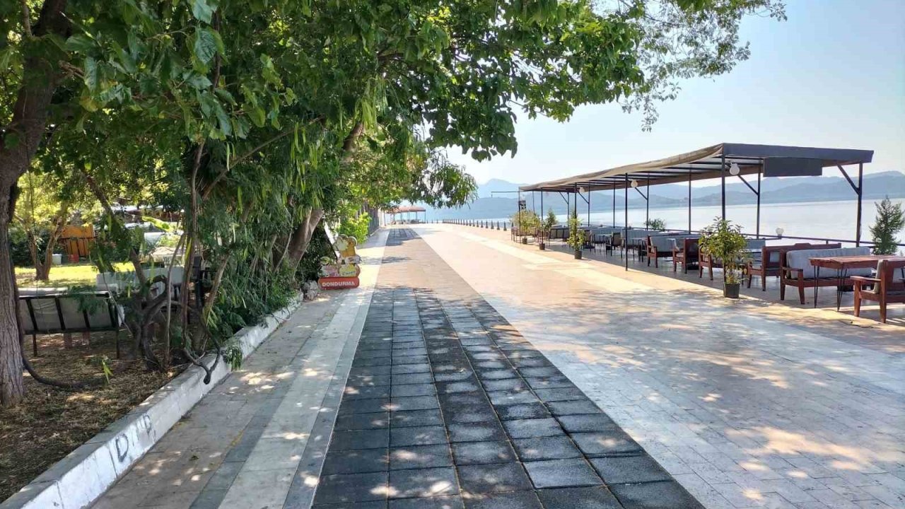 Köyceğiz’de aşırı sıcaklar hayatı olumsuz etkiledi