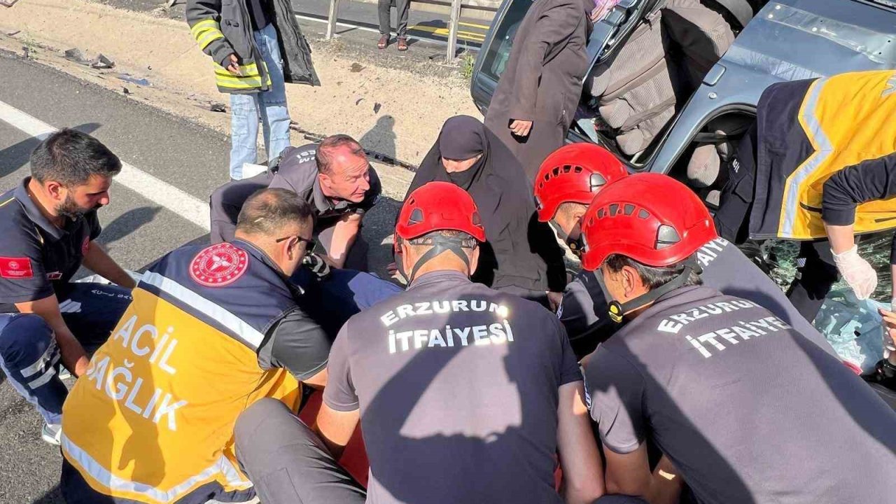 İtfaiye araçta sıkışan 5 kişiyi çıkardı