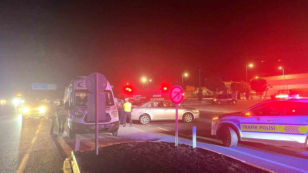 Balıkesir’de çift taralı trafik kazası, 4 yaralı