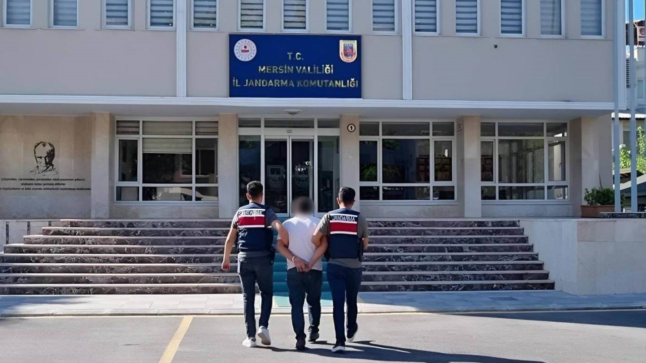 Mersin’de 29,5 yıl hapis cezası ile aranan şahıs jandarmadan kaçamadı