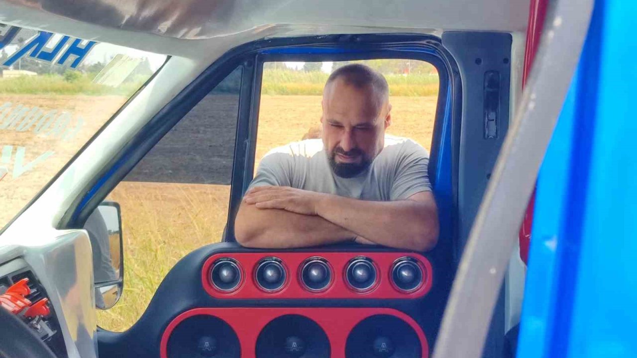 Minibüse yaptığı ses sistemi kulaklarını dans ettirdi