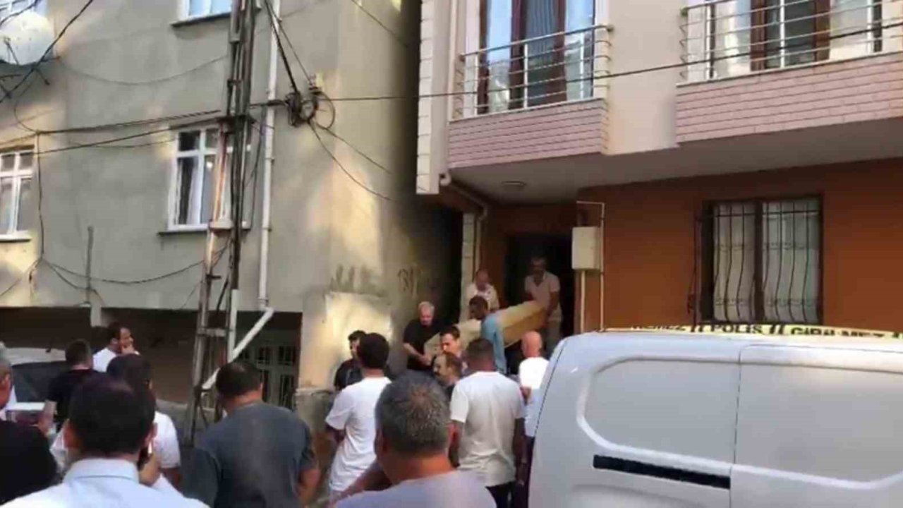 Sancaktepe’de aile faciası: Anne ve babasını bıçaklayarak öldürdü