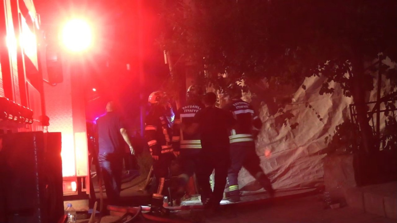 Tavşanlı’da fırında yangın, 3 kişi dumandan etkilendi
