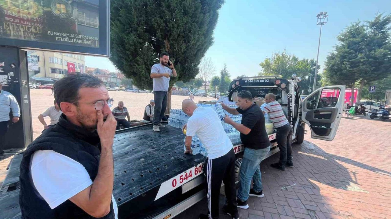 Tavşanlı halkı, Harmancık’taki yangın için seferber oldu