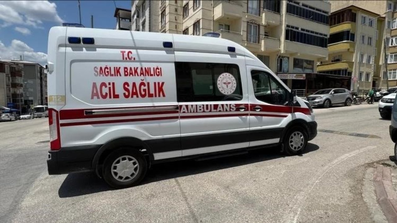Otomobil ile motorlu bisiklet çarpıştı, 1 yaralı