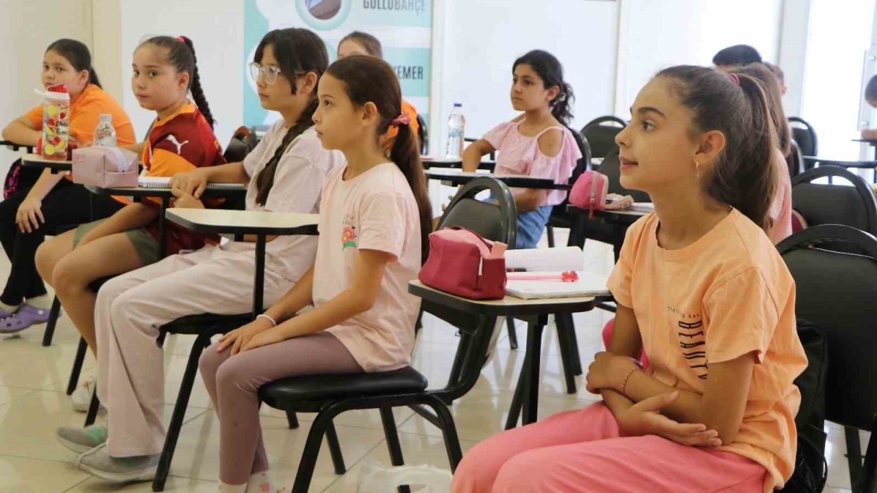 Söke Belediyesi’nin Yaz Okulu’nda bin 200 öğrenci kurslara katılıyor