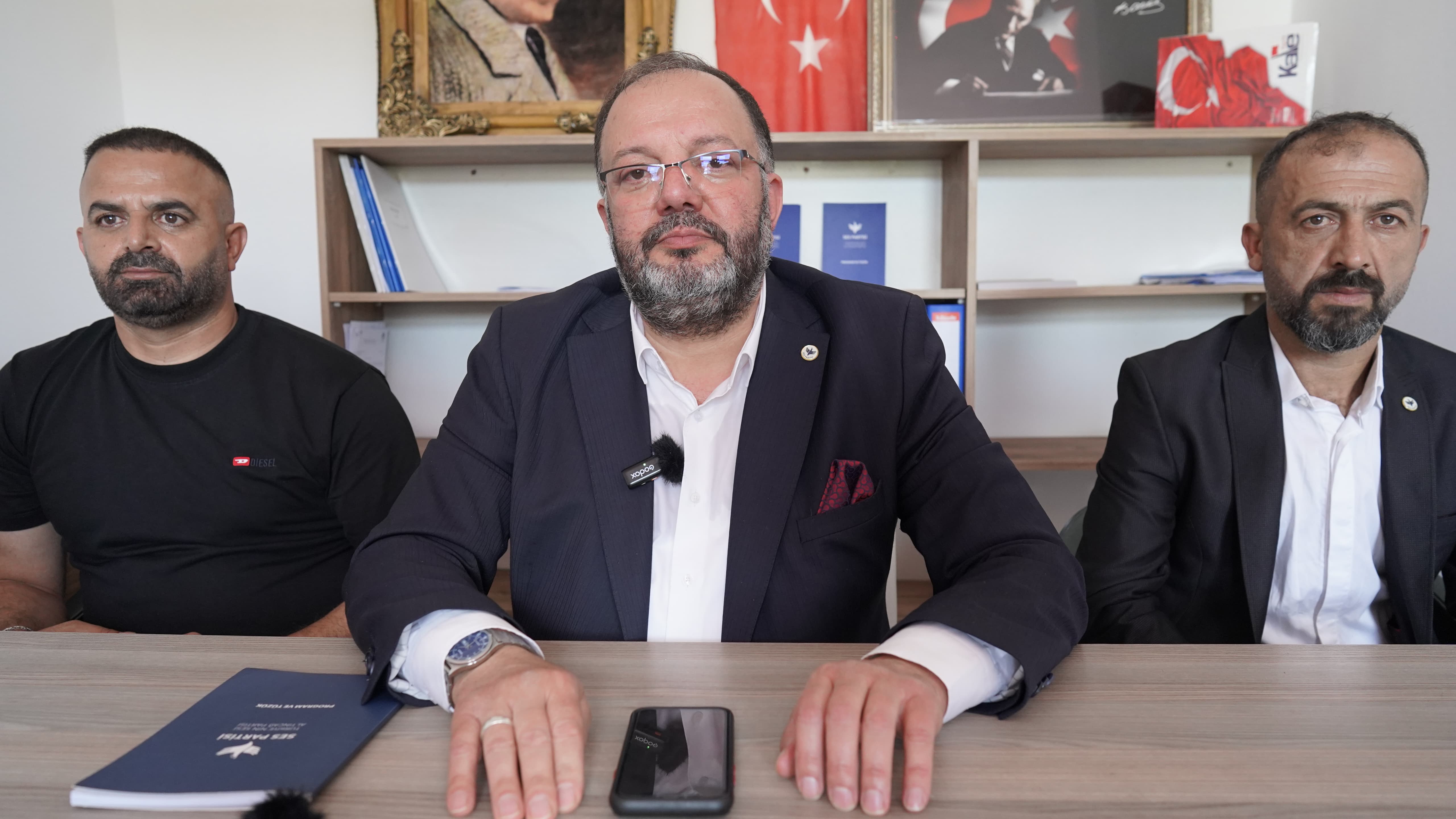 Atıf Özbey: “DEM ve MHP bu toplumdan özür dilemeli”