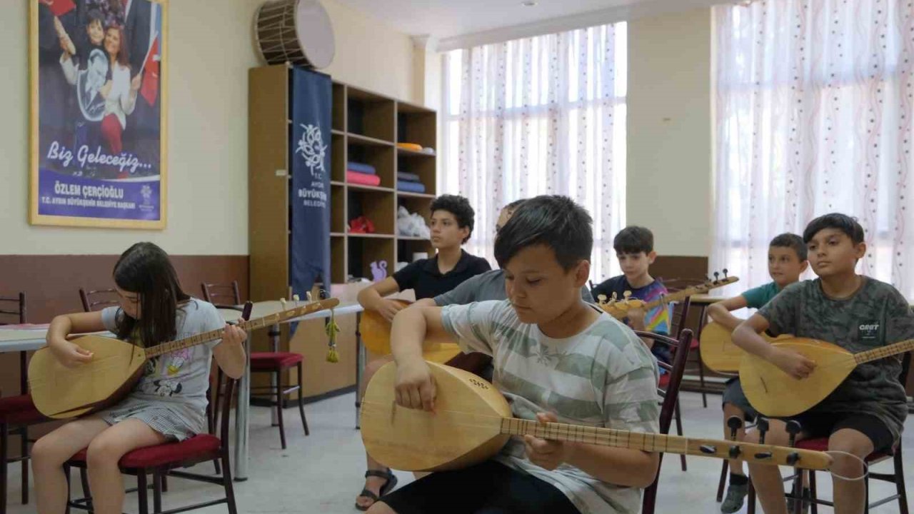 Başkan Çerçioğlu’ndan gençlere kültürel destek