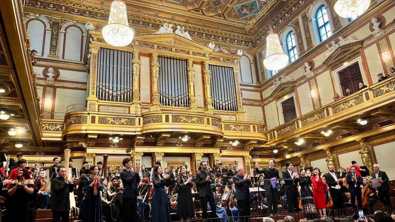 Van YYÜ Akademik Orkestrası Viyana’da sahne aldı