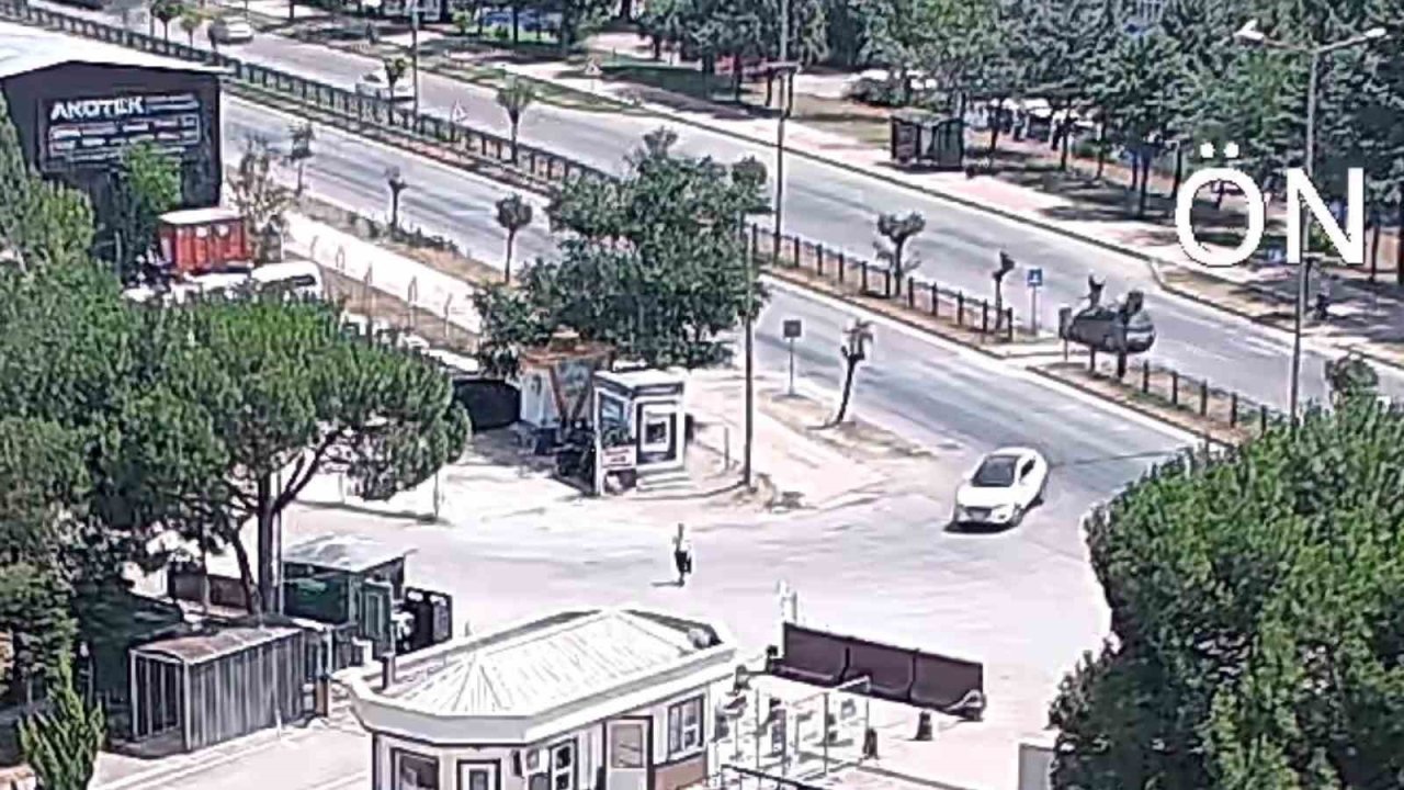 Yaya geçidinden geçen yayaya otomobil çarptı