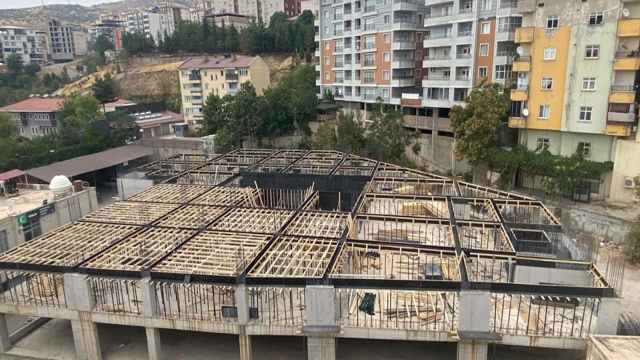 Şırnak’ta otopark ve sosyal yaşam alanı bir arada yükseliyor