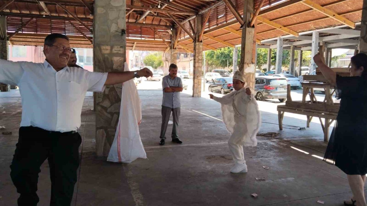 Fedakar dayı, kardeşinin emanetine sahip çıktı; Arın erkekliğe adım attı
