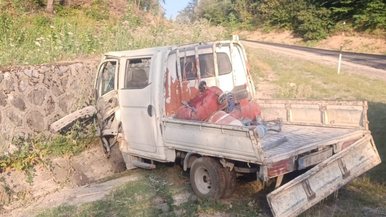 Bursa’da kamyon ile kamyonet çarpıştı: 1 yaralı