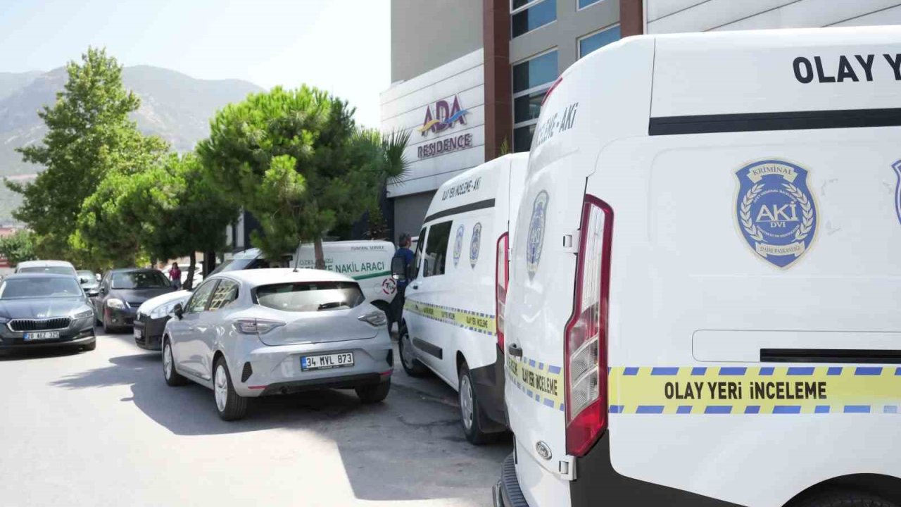 Denizli’de polis memuru kaldığı apartta ölü bulundu