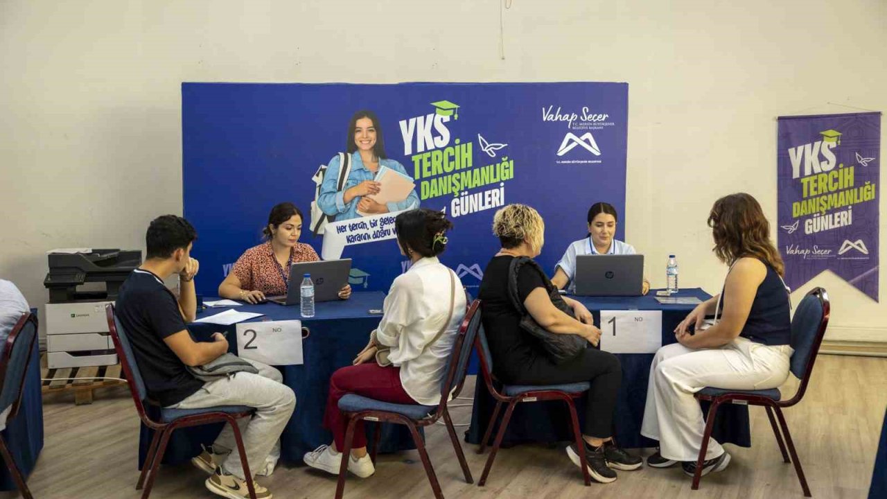 Mersin’de öğrencilere ücretsiz YKS tercih desteği