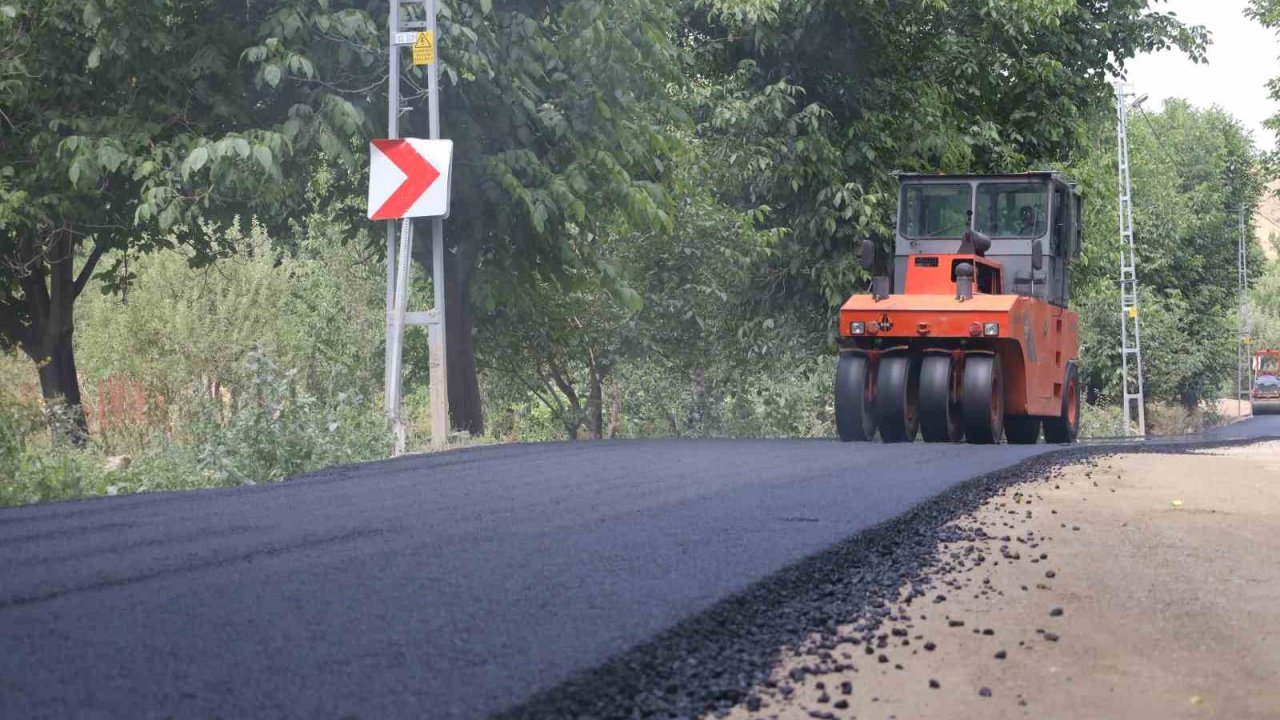 Çağlayan Mahallesi’nde doğalgazın ardından sıcak asfalt konforu