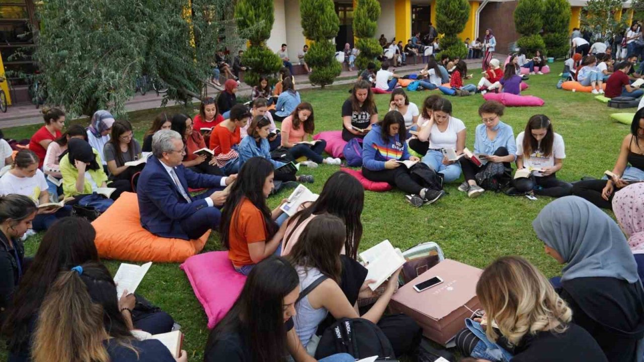 3 kıtadan 3 bin uluslararası öğrenci Ege Üniversitesi’ni tercih etti