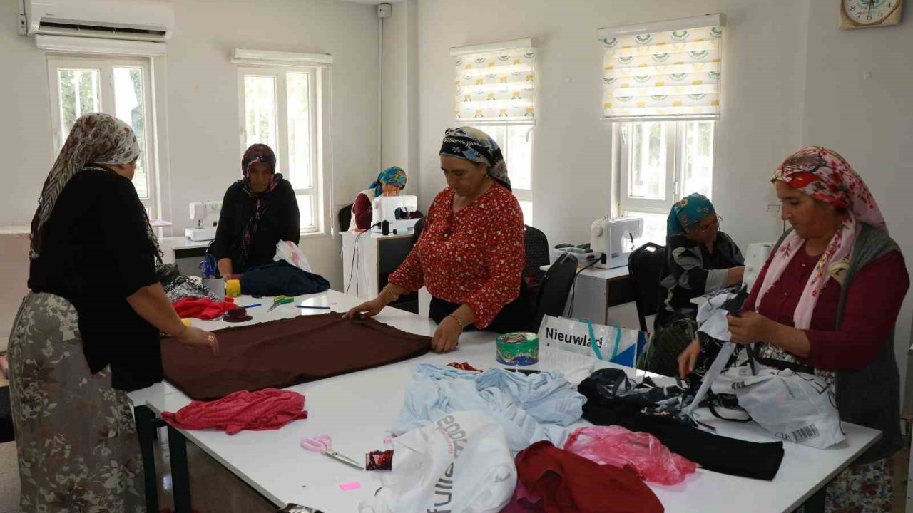 Haliliye’de kadınlar hem hobi ediniyor hem ekonomiye katkı sağlıyor