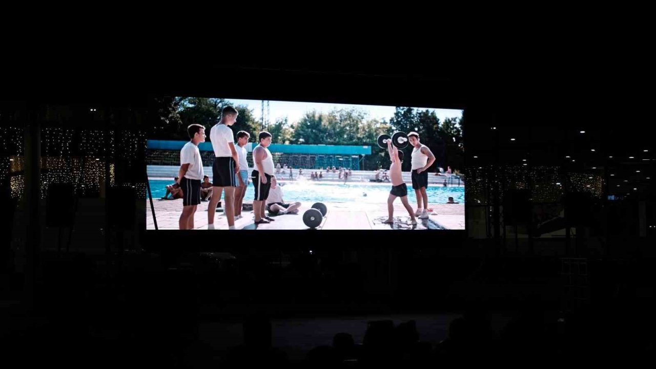 Milli İrade Meydanı’nda sinema keyfi