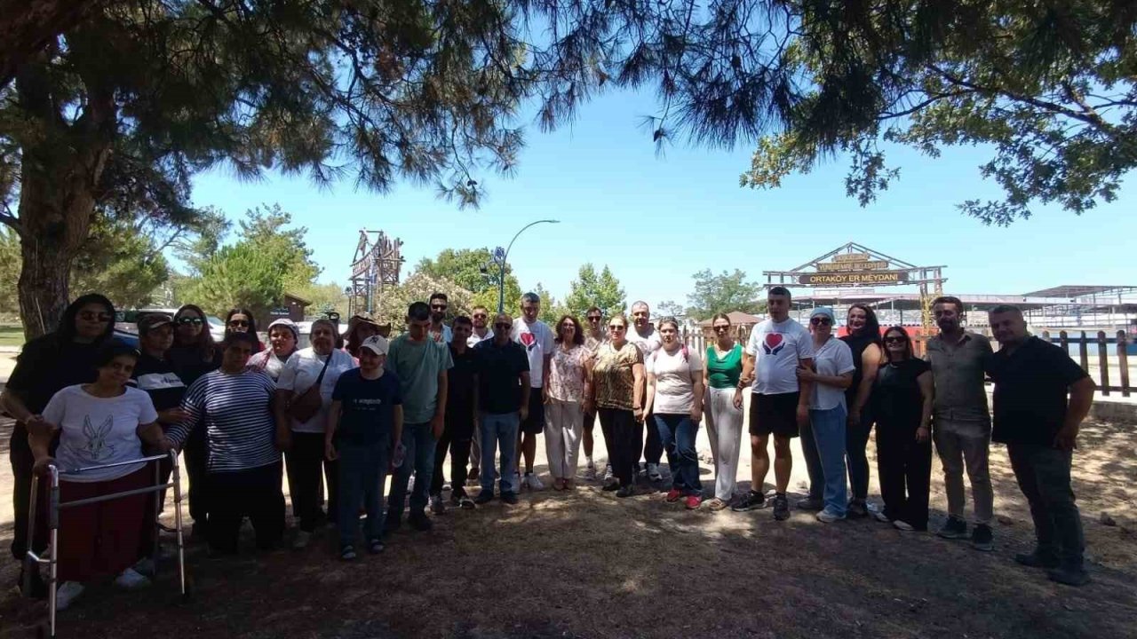 Özel bireyler ata bindi, gönüllerince eğlendi