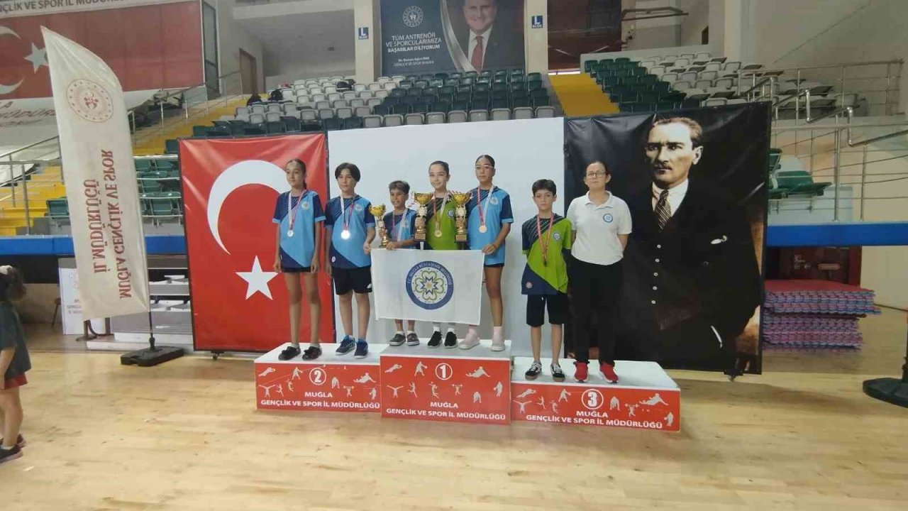 Büyükşehir masa tenisi sporcuları zirvede