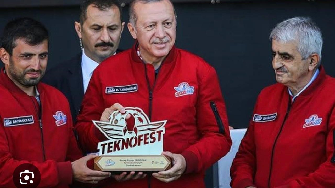 "Bayraktar, ülkemizin genç mühendislerine, bilim insanlarına ve girişimcilerine rol model olmuştur"