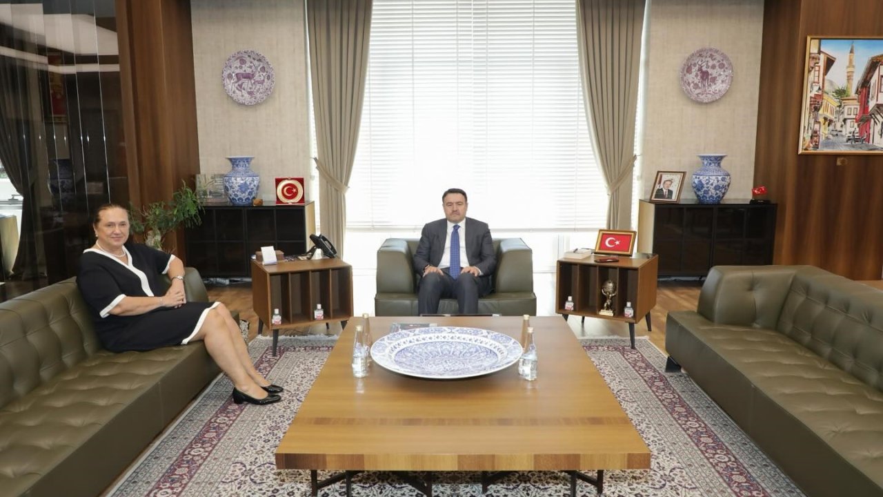 Vali Işın, "Kosova ile Türkiye arasındaki ilişkiler daha da güçlenmeli"