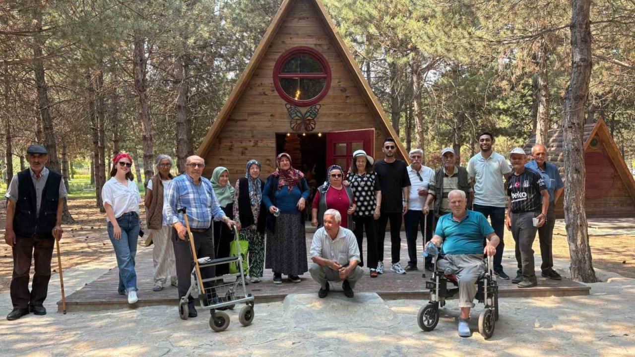 Yaşlılar için doğa yürüyüşü gerçekleştirildi