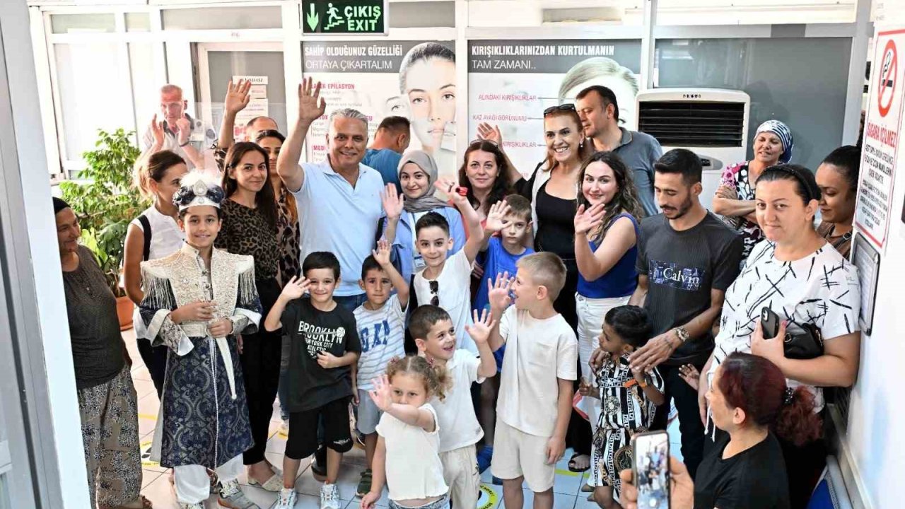 Muratpaşa’da sünnet olan çocuklar şölene hazırlanıyor