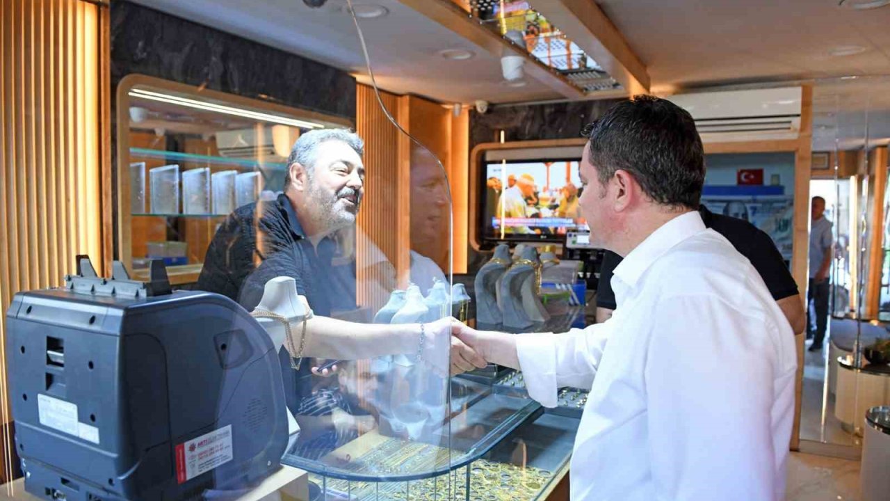 Başkan Erkan Aydın Küçükbalıklı’da vatandaşla buluştu