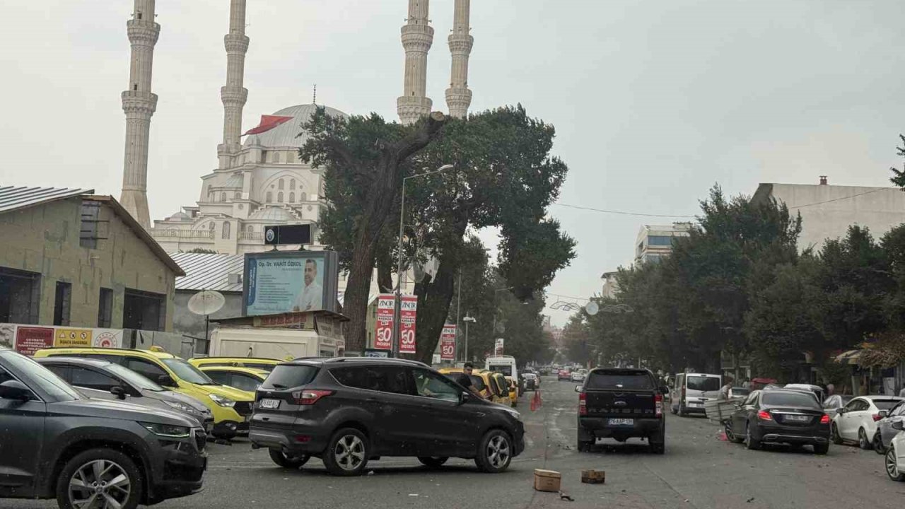 Iğdır’da etkili olan fırtına hayatı olumsuz etkiledi