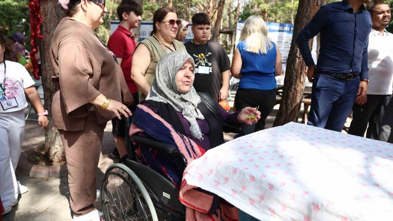 Sevgi teyzeye sevgi dolu yardım