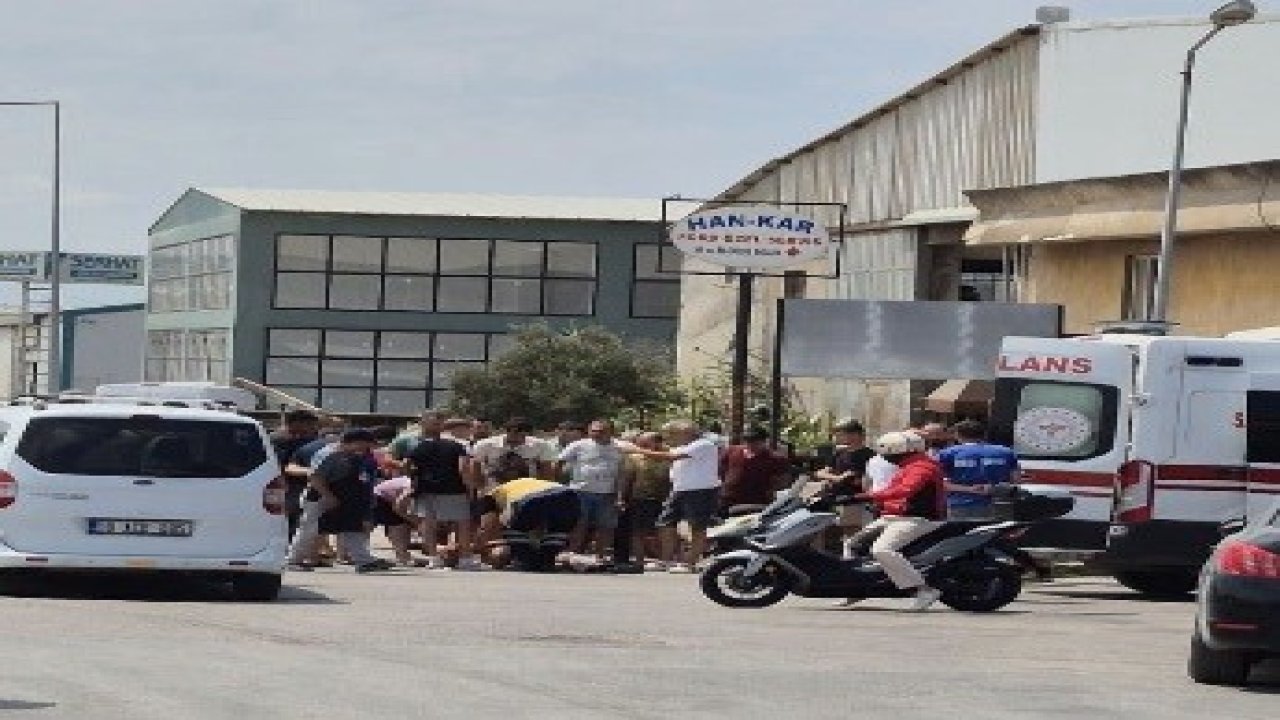 Bandırma’da otomobil ile motorlu bisiklet çarpıştı: 2 yaralı