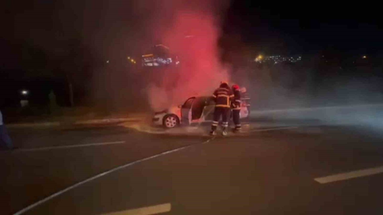 Şanlıurfa’da otomobil yanarak kullanılamaz hale geldi