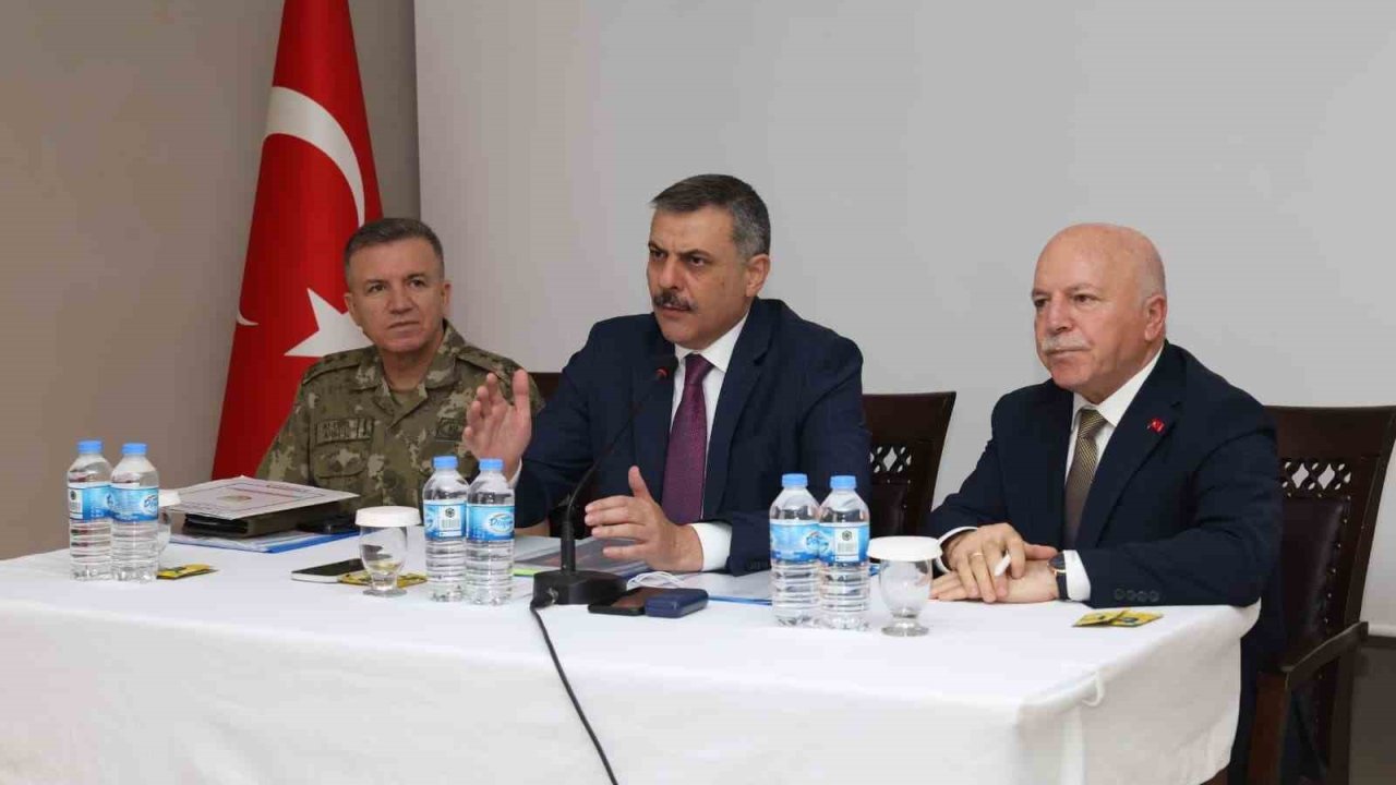 Sokak hayvanlarına yönelik tedbirler masaya yatırıldı