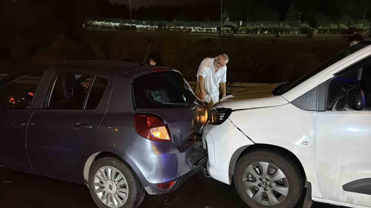 Eyüpsultan’da feci kaza... 16 araç birbirine girdi: 6 yaralı