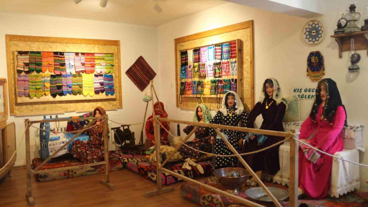 Emekli anaokulu öğretmeni kitre bebeklerden oluşan müze hayalini gerçekleştirdi