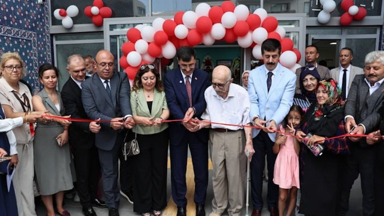 Kütahya’da Yaşlı ve Engelli Gündüz Yaşam Merkezi açıldı