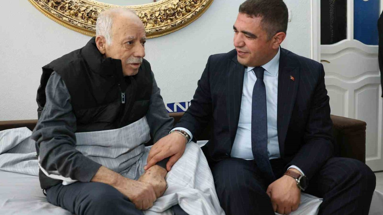 Şehit babasına geçmiş olsun ziyareti