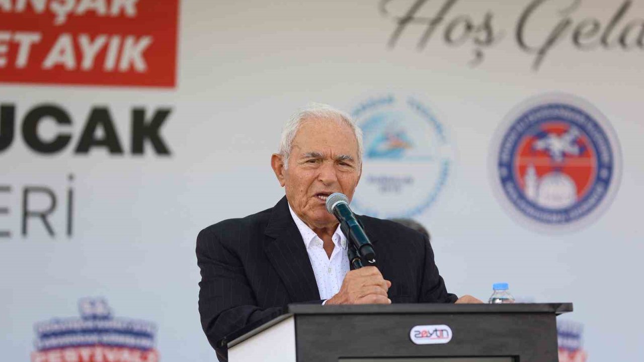 Güreşçiler meydana indi, Karakucak güreşleri başladı