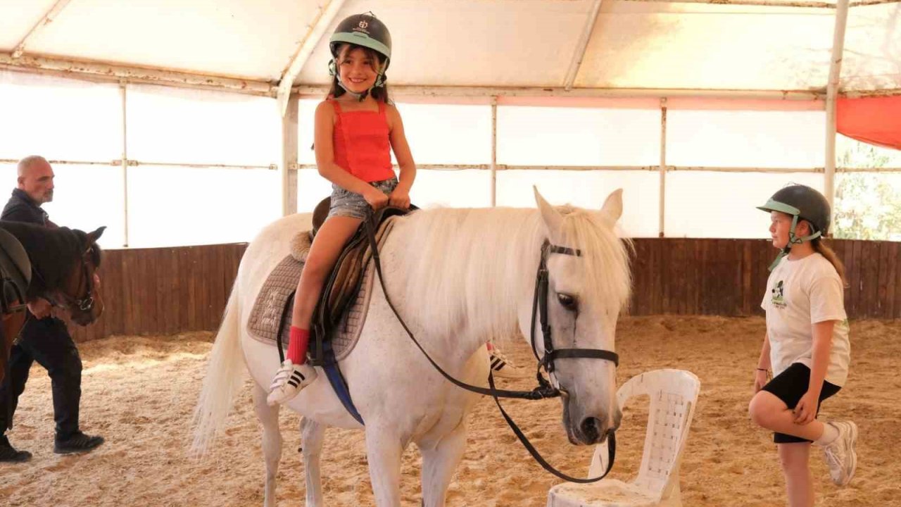 22 bin 686 çocuğa ücretsiz binicilik eğitimi