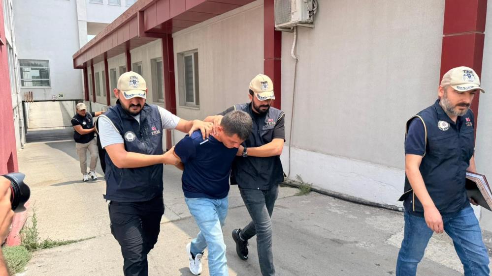 Kars'ta aranan FETÖ hükümlüleri Adana'da yakalandı!