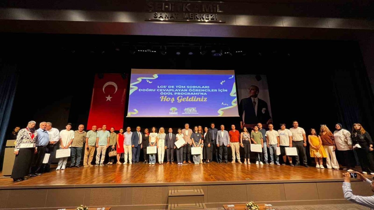 Şehitkamil’in Türkiye birincilerine dizüstü bilgisayar