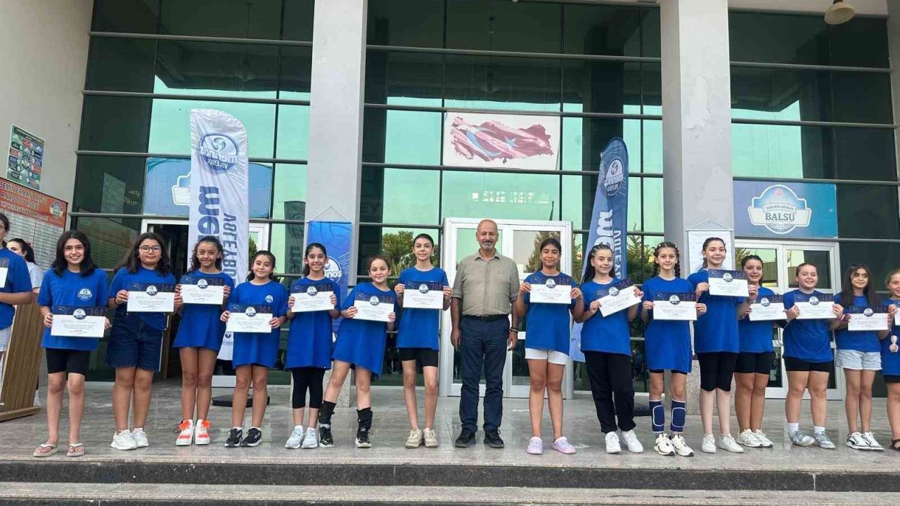 Merinos Voleybol yaz okulu kursları tamamlandı