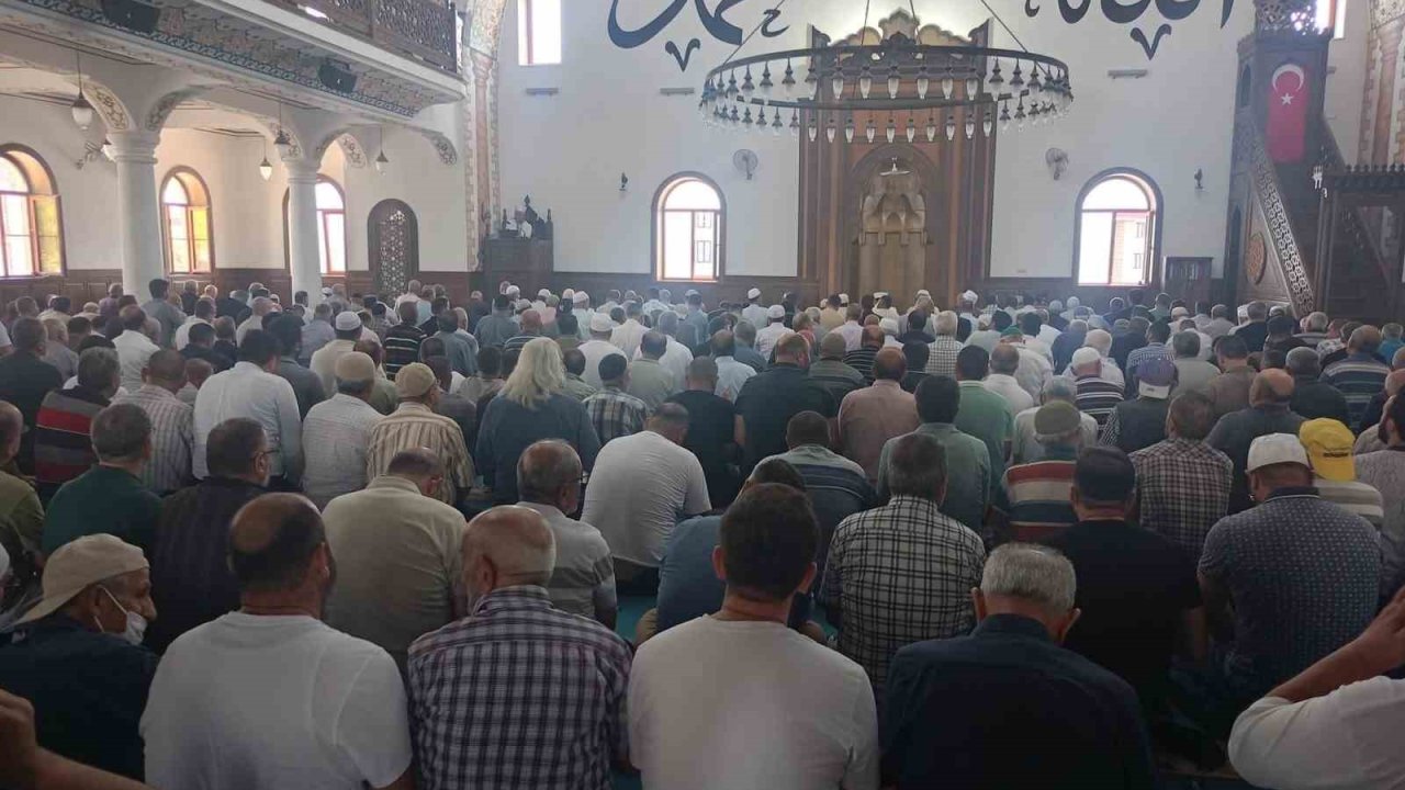 Müftü Yorulmaz’ın oğlu son yolculuğuna uğurlandı